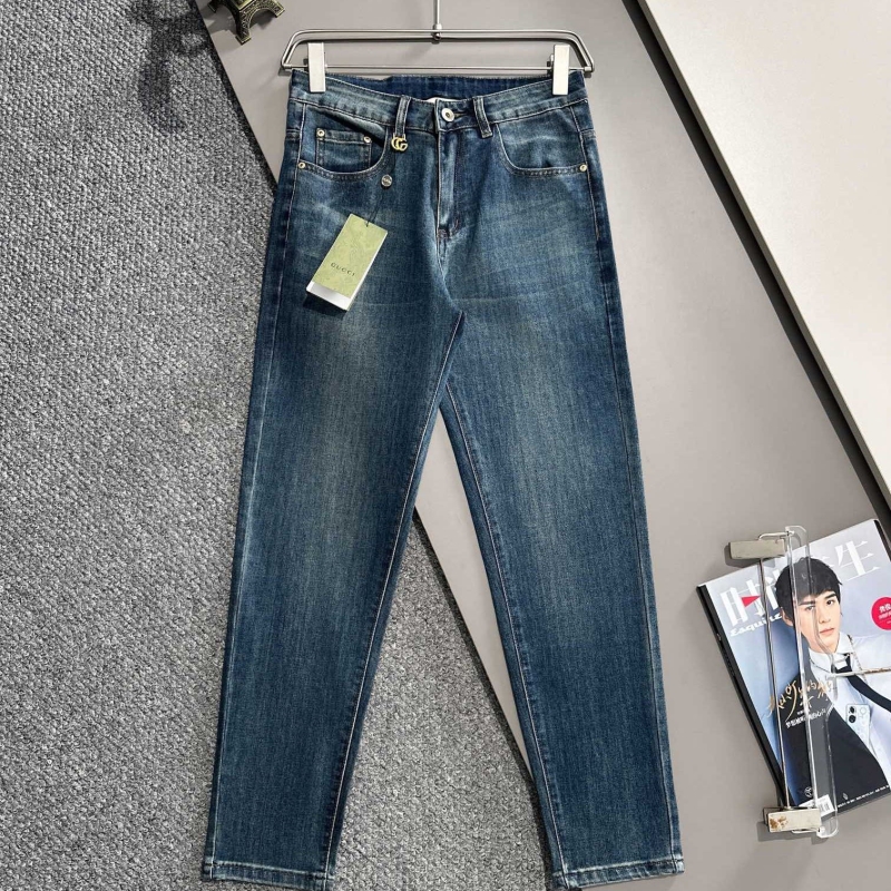G*u*i jeans
